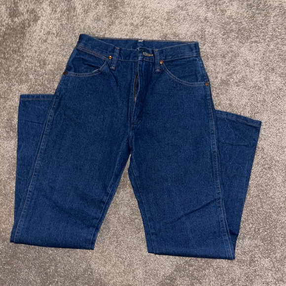 Women’s Wranglers - Picture 1 of 4